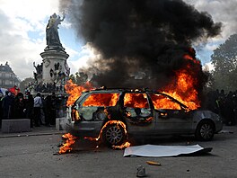 Ve Francii za�aly demonstrace, u kterých se o�ekává, �e se b�hem dne rozrostou...