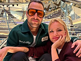 Josef Va�eka a Martina Pártlová se zasnoubili, potvrdila zp�va�ka na...