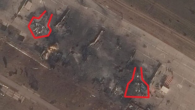 „Neptuny se o to postaraly.“ Satelitní snímky ukazují zkázu ruských bombardérů Su-34M