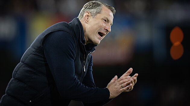 Spar�anský trenér Brian Priske b�hem utkání proti Pardubicím