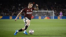 Spar�an Martin Suchomel v zápase Evropské ligy s Lilleströmem.