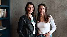 Lucie Bá�ová a Kristýna Cejnarová, zakladatelky projektu MUMDOO