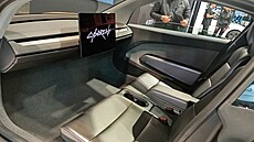 Tesla Cybercab na autosalonu v Pa�í�i, �íjen 2026