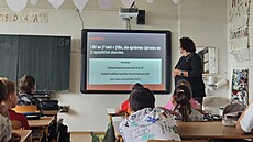 Na Masarykov� základní �kole v Újezdu nad Lesy probíhala p�edná�ka pra�ské...