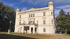 Zámek v Chudobín� u� dv� desetiletí chátrá (�íjen 2026)