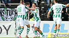 Ale� �ermák z Bohemians se raduje ze vst�elené branky do sít� Mladé Boleslavi.