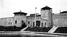 Mauthausen vznikl v srpnu 1938, jen n�kolik m�síc� po p�ipojení Rakouska k...
