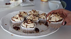 Recept na mrkvové cupcakes s pekany a krémem z cream cheese s karamelizovaným...