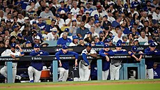Baseballisté Los Angeles Dodgers v 8. sm�n� �tvrtého finálového zápasu National...