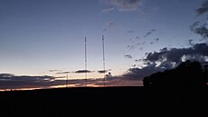 Poslední fotografie, na kterých jsou je�t� rozsvícené v�e vysíla�e Liblice....