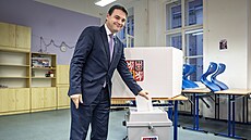 U druhého kola senátních voleb odvolil i ministr zahrani�í Petr Macinka...