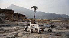 Prototyp roveru pro misi ExoMars s názvem Charlie p�i testech ve �pan�lsku.