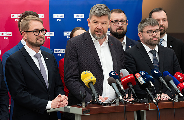 Mám s rozpočtem problém, přiznal poslanec za vládní Motoristy sobě Pikora