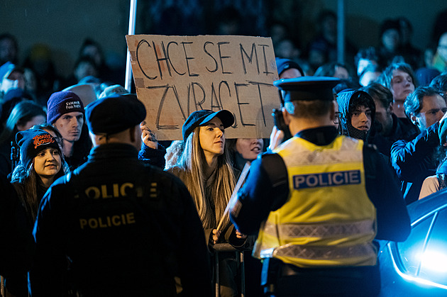 Babiš srovnal střet u Sněmovny s útokem na Kapitol. Pavel mluví o pochybnostech