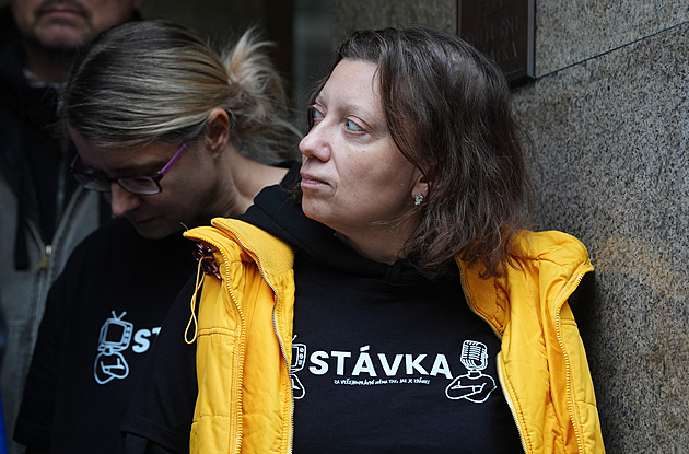 Zaměstnanci ČT a ČRo vyhlásili stávku. Reagují na náhlé jednání o konci poplatků