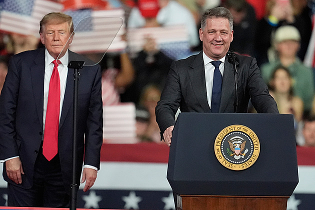 Šéf Audi čelí kritice za vystoupení s Trumpem. Ostudné, zní z Volkswagenu