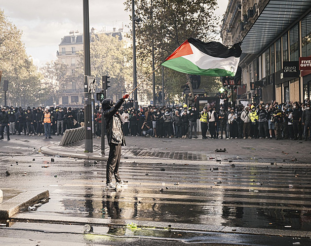 Generace Gaza. Palestinská vlajka je symbolem protestů mladých v Evropě