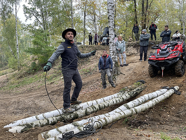 Reportáž z offroad dráhy: Postavit si lávku je lepší, než couvat 40 kilometrů