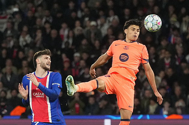 Manchester City si poradil s AEK, PSG zvítězilo nad Barcelonou