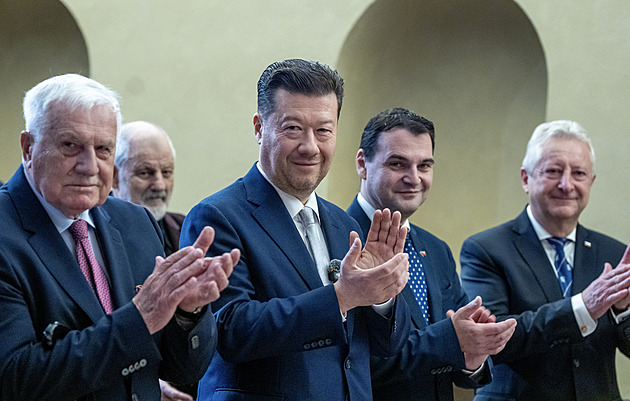 Říkáte tomu blitzkrieg, my Velký pátek, hájil Klempíř konec poplatků. Citoval Pavla