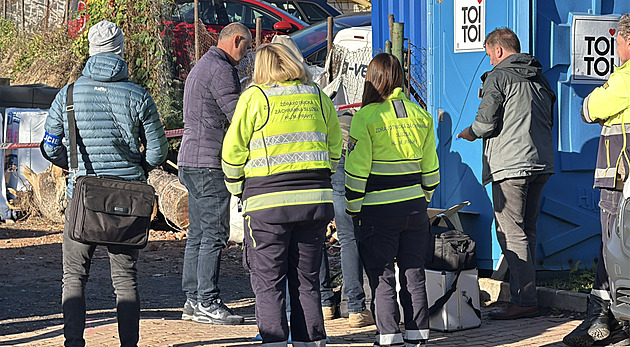 Na staveništi v Kunraticích našli mrtvolu muže, policie nevyloučila vraždu
