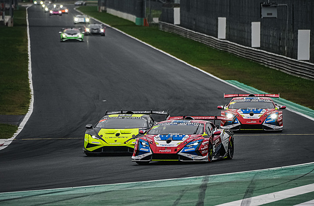 Tři roky, čtyři tituly. České Lamborghini ze stáje Mičánek znovu ovládlo Evropu