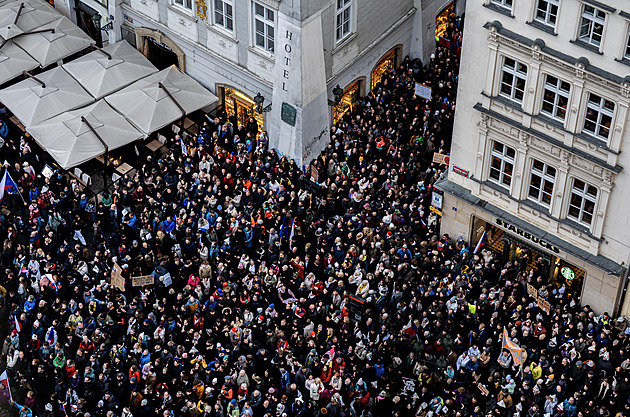 Šťastný o poplatcích: Opozice slibovala vládě peklo, média omezovat nechceme