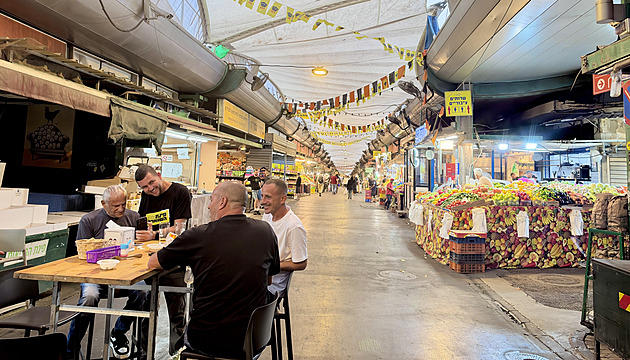 Nezvyklé fronty i strach z Arabů. Tel Aviv hřmí touhou po změně i obavami o přežití