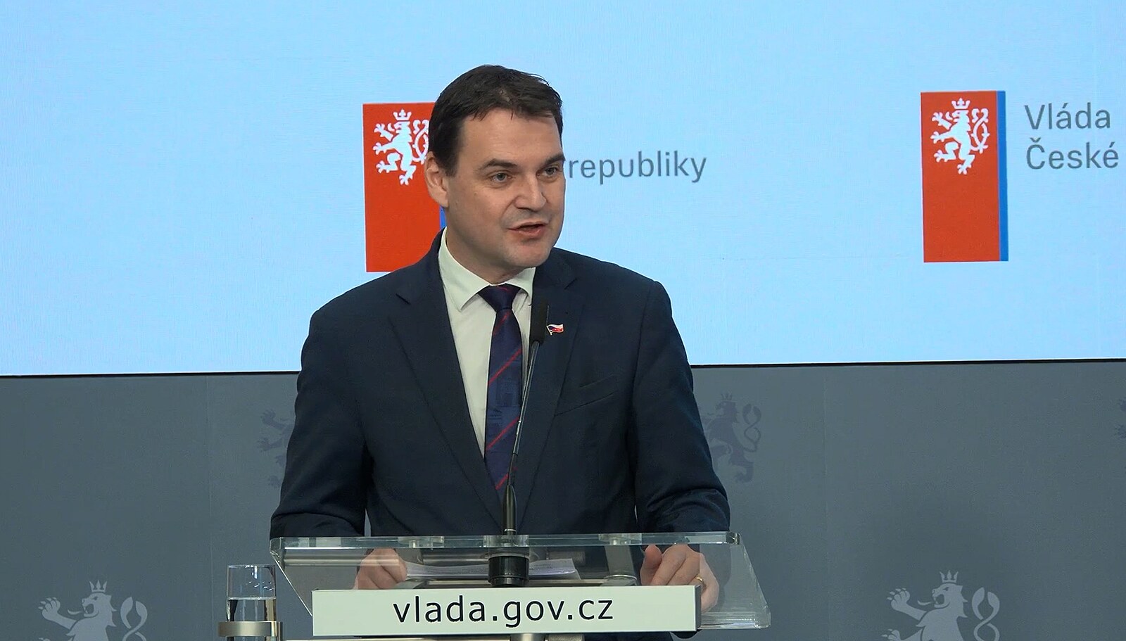 Rozhlasové a televizní poplatky skončí, prohlásil kategoricky vicepremiér a šéf Motoristů Macinka