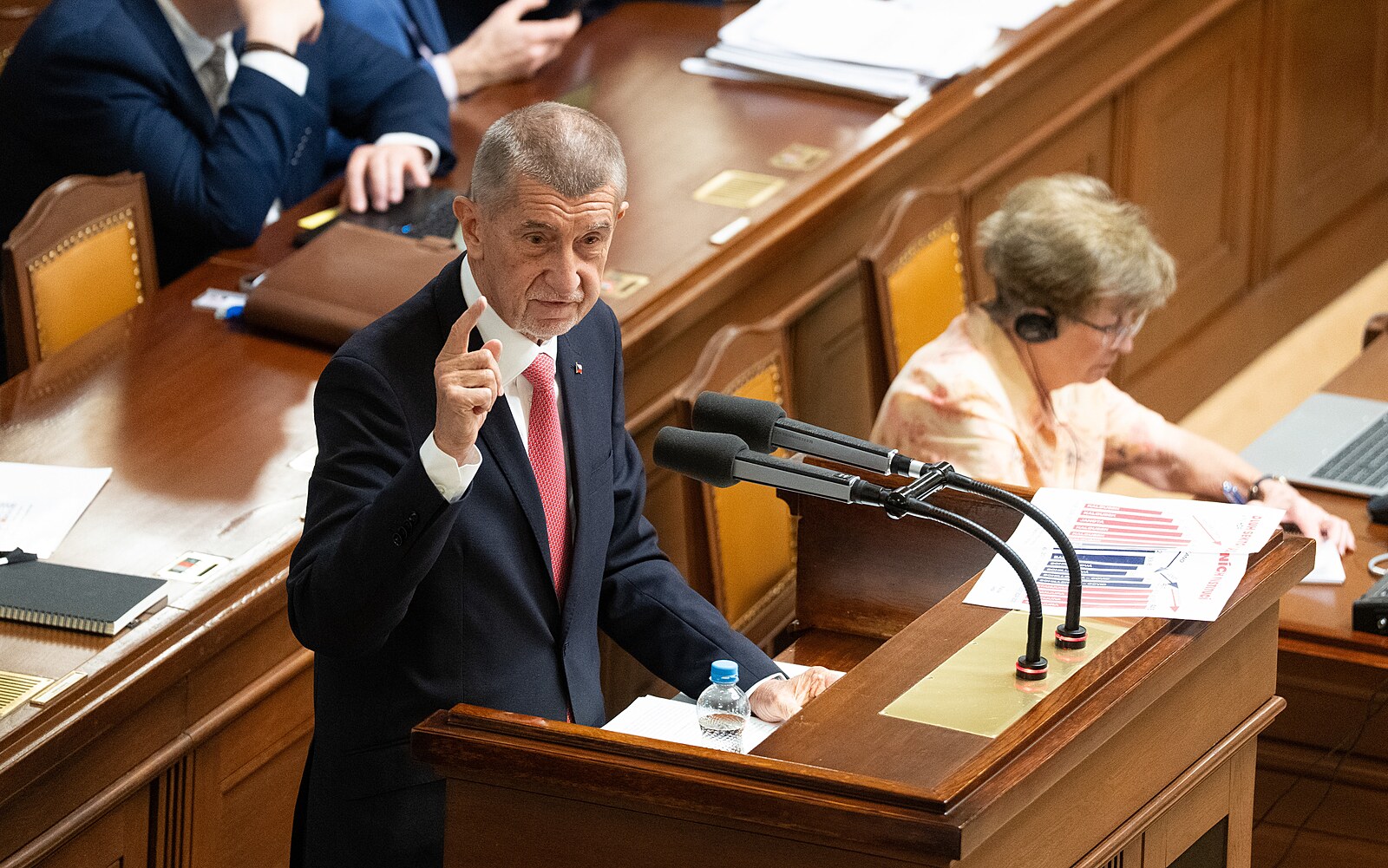 Nejsou to dárečky, jsou to investice, hájil Babiš schodek 386 miliard korun. Slíbil zásah u hypoték