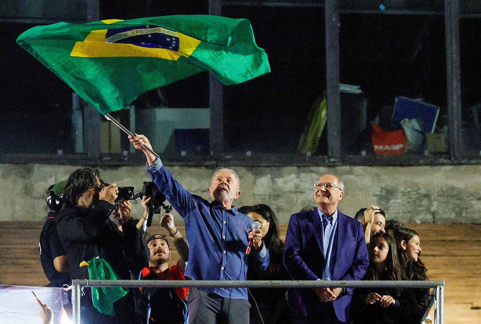 Lula vyhrál prezidentské volby v Brazílii. Bolsonaro odmítá uznat výsledky