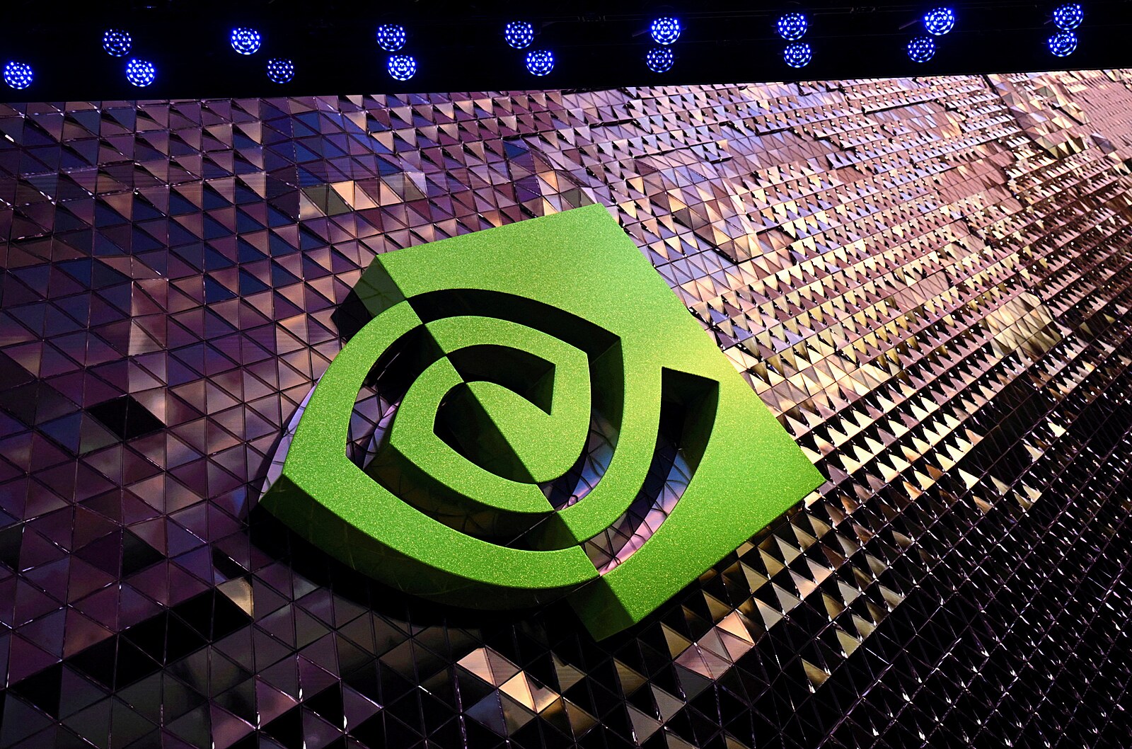 Nvidia investuje tři miliardy dolarů do Mety. Zuckerberg slibuje průkopnické modely AI