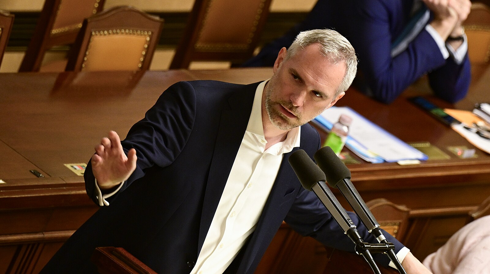 Druhý pokus o sesazení Okamury. Pirátům vadí omezování přístupu veřejnosti