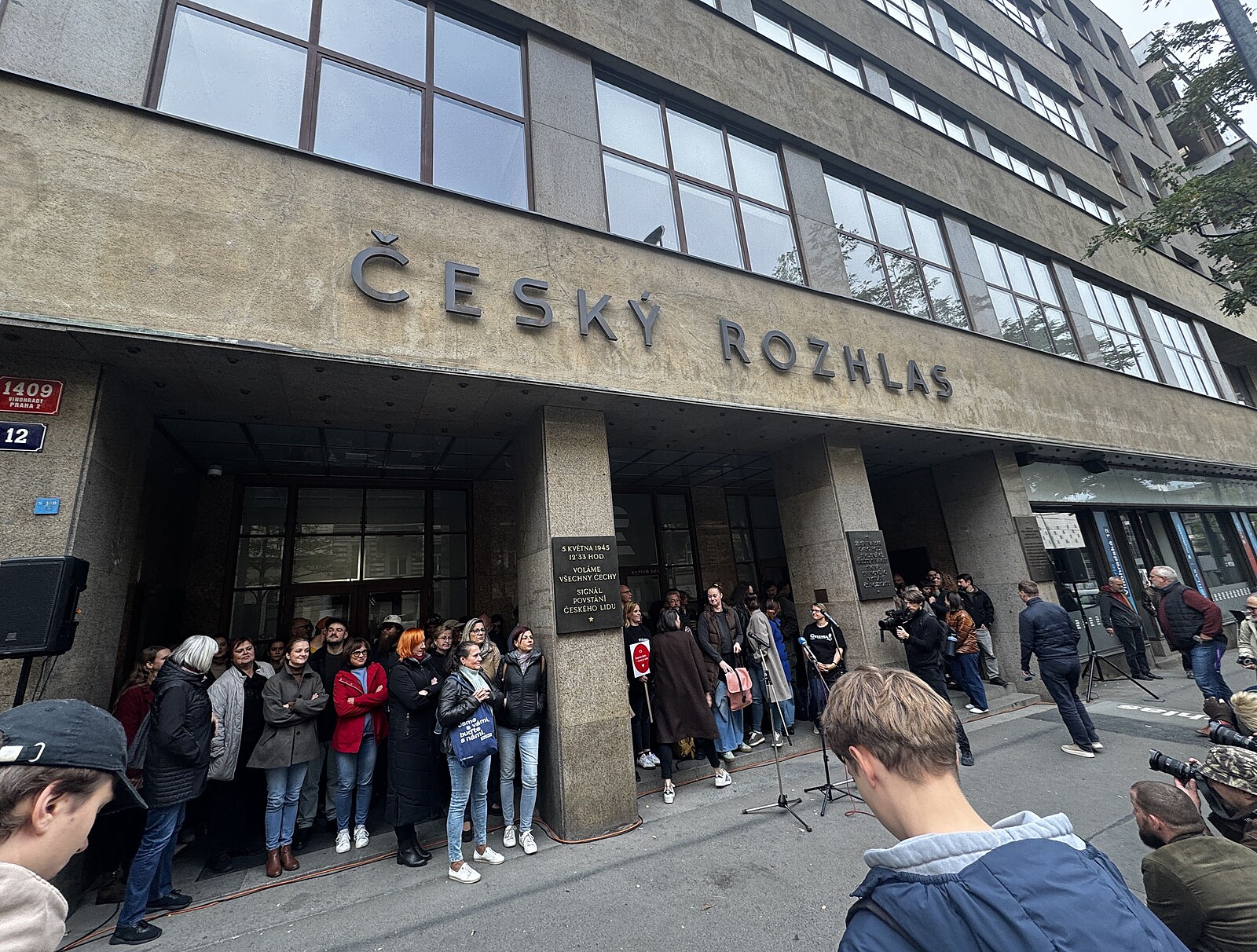 ČT zaskočilo náhlé jednání o konci poplatků. Překotné, podivuje se