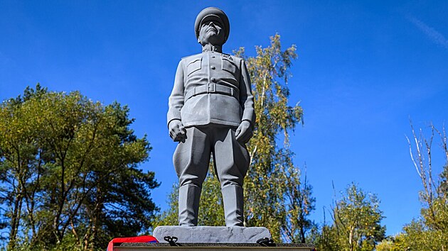 Nový útok na Koněva na Slovensku. Část památníku je poškozena