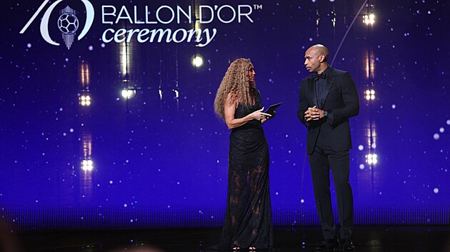 Slavnostn&iacute; ceremoni&aacute;l Zlat&eacute;ho m&iacute;če 2026 v lond&yacute;nsk&eacute;m divadle Palladium a...