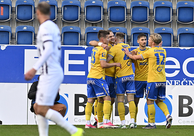 ONLINE: Slovácko - Teplice 1:3, tlak hostů sílí, na začátku druhé půle se trefil Riznič
