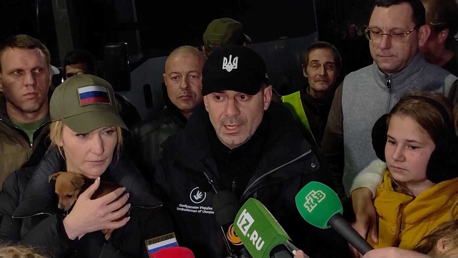 Z okupovaných Olešek odletěli evakuovaní obyvatelé. Část zamíří zpět na Ukrajinu