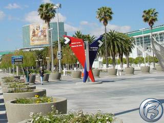 Pohled na LA Convetion Center, msto konn E3 2002