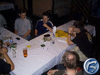 Bn diskuse u stolu. Zleva: Bur, edi, Adam Rambousek