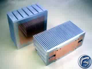Dva vvojov heatsinky s mdnou stynou plochou pro vkonn, nebo nadmrn tepeln zatovan procesory