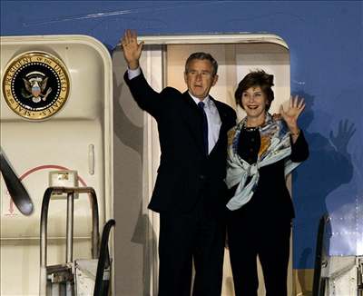 Americký prezident George Bush se svoji enou Laurou
