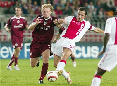 Luká Zelenka (vlevo) a Tomá Galásek pi prvním zápasu Sparty s Ajaxem.