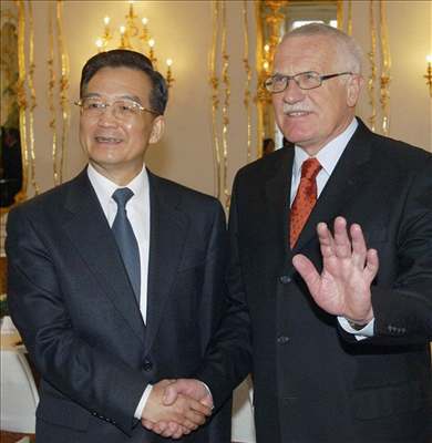 Prezident Václav Klaus s ínským premiérem Wen ia-paem.