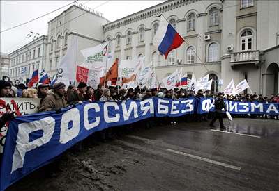 Antifaistická demonstrace v centru Petrohradu.