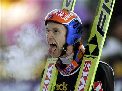 Ljökelsöy obhájil titul v letech na lyžích
