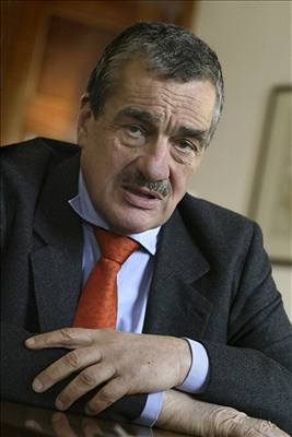 Ministr zahranií Karel Schwarzenberg.