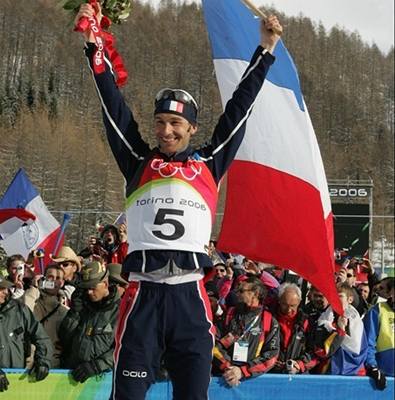 Vincent Defrasne vyhrál závod v biatlonu na 12,5 km mu. V závrené rovince pedstihl Nora Björndalena.