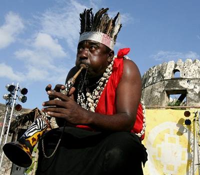 Tanzanský hudebník - ilustraní foto.