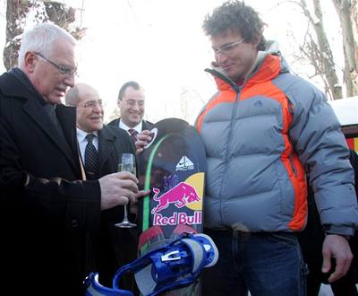 Václav Klaus a snowboardista Michal Novotný.